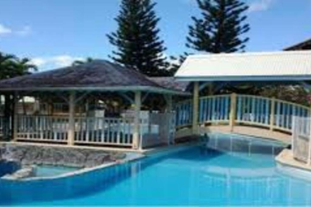 Appartement Ker-Eol Residence Canouan Sainte-Anne Avec Piscine Esterno foto